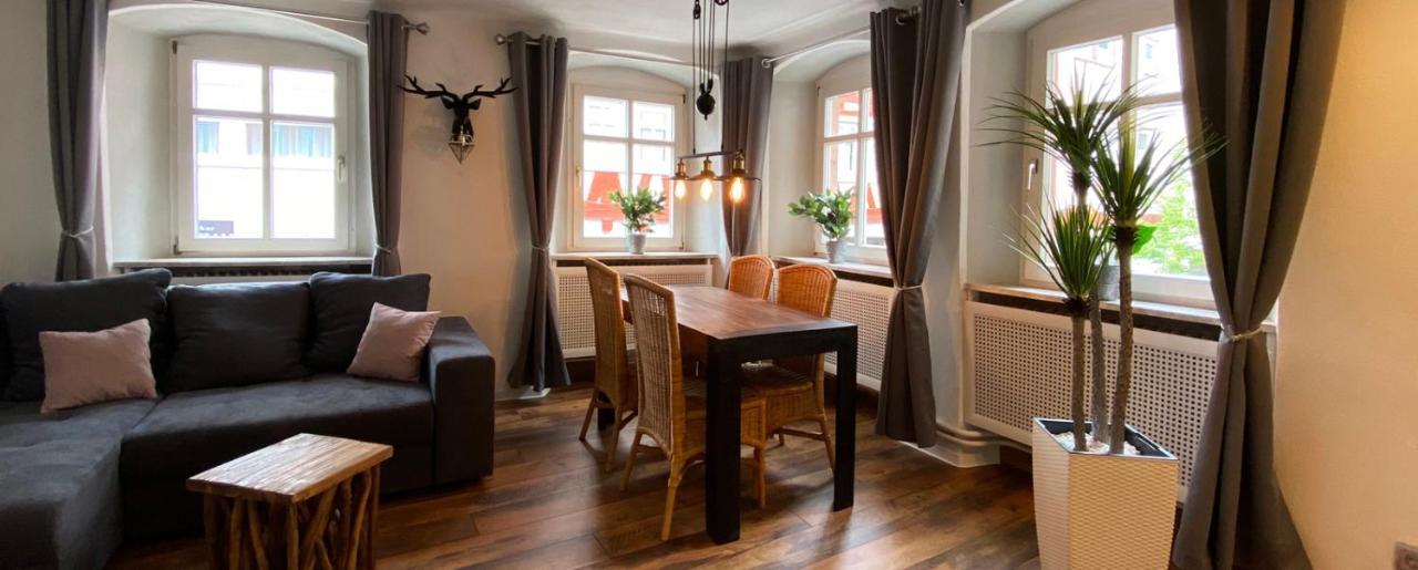 Apartment Schlossberg, Hirsch Hirschhorn